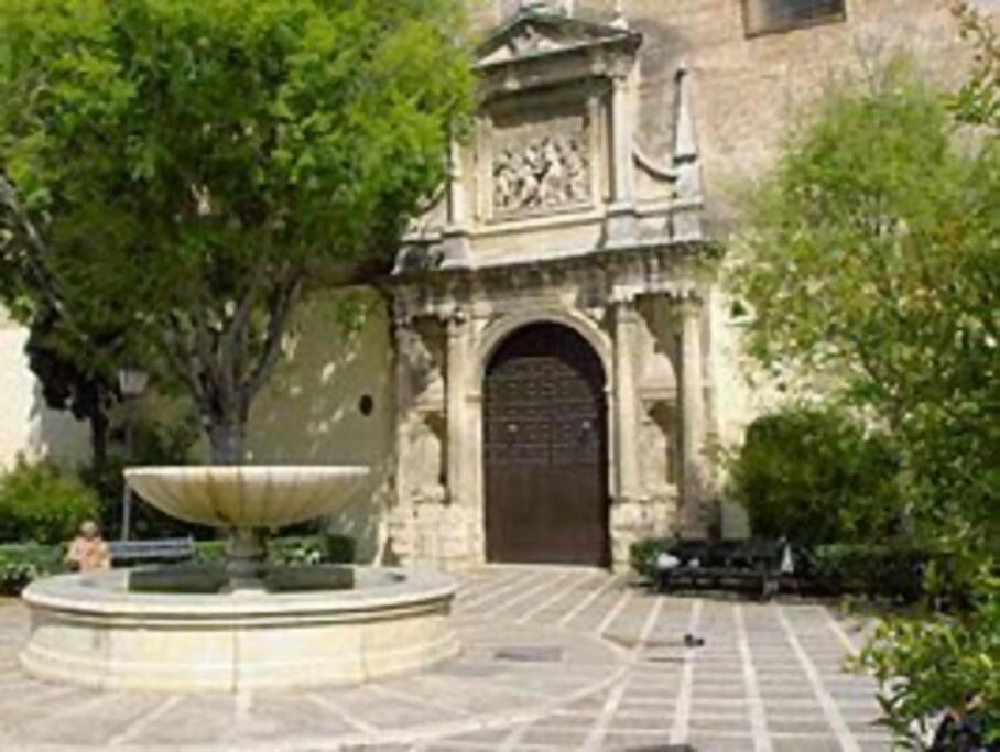 C Palacio Parking Segun Disponibilidad Seville Luaran gambar