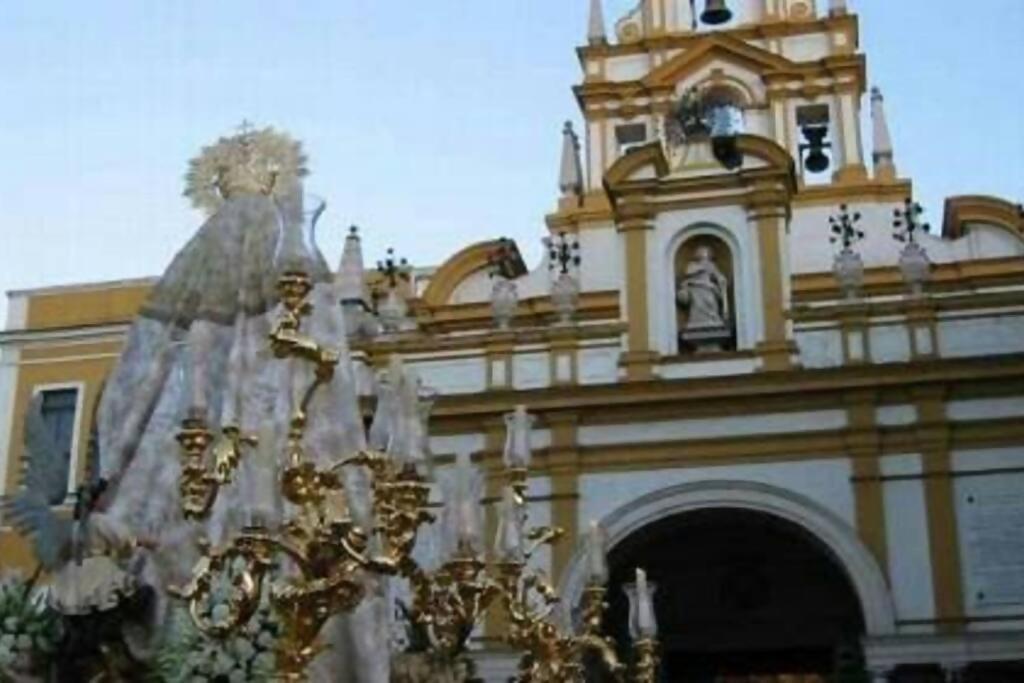 C Palacio Parking Segun Disponibilidad Seville Luaran gambar