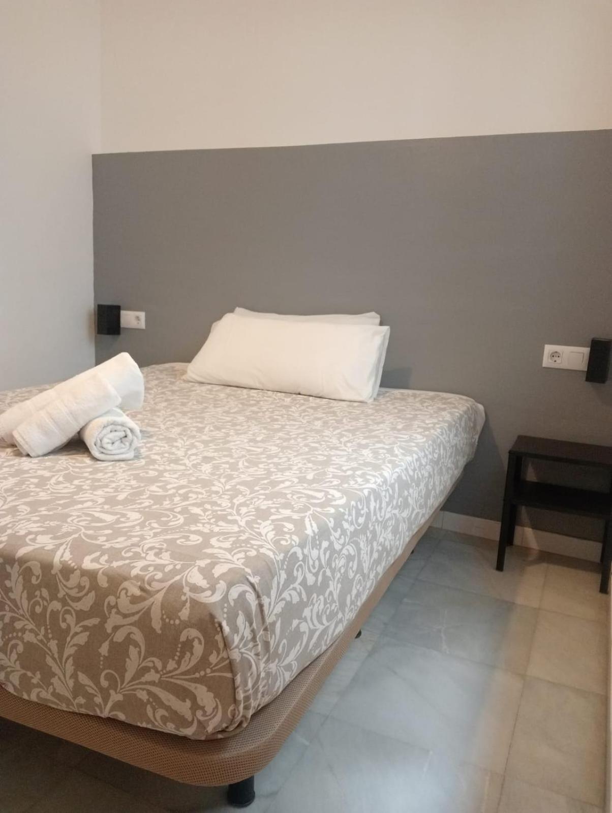 C Palacio Parking Segun Disponibilidad Seville Luaran gambar